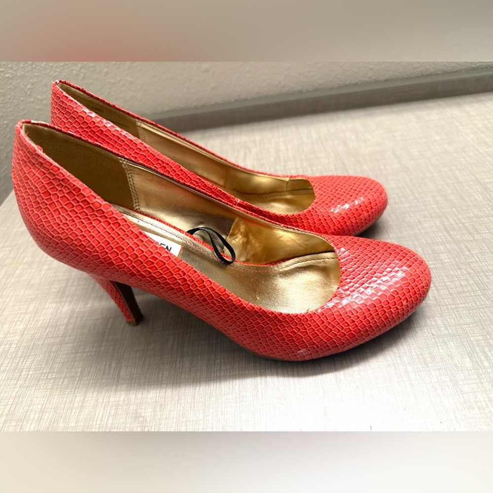 Steve Madden Lonni Orange/Coral Textured Pumps sz 9.5